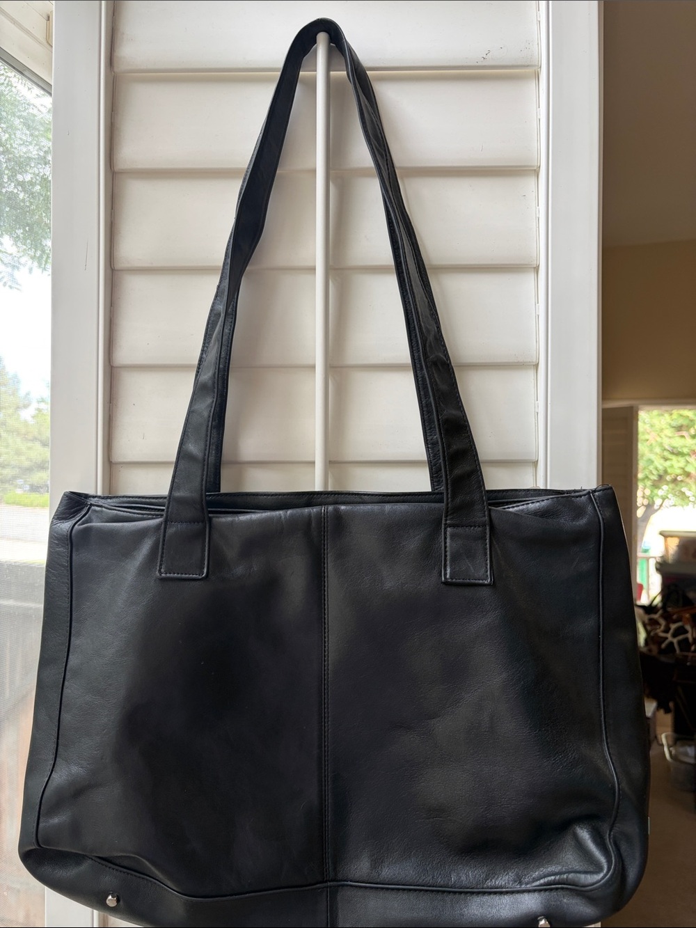 Perlina Black Leather Shoulder Tote
